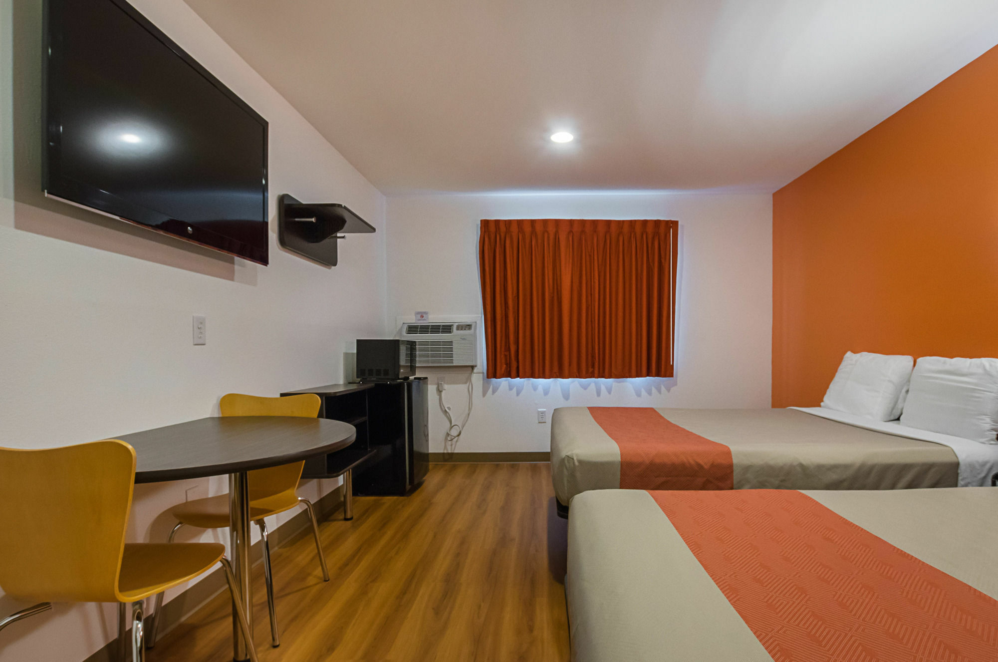 6-marshalltown, Ia Hotel